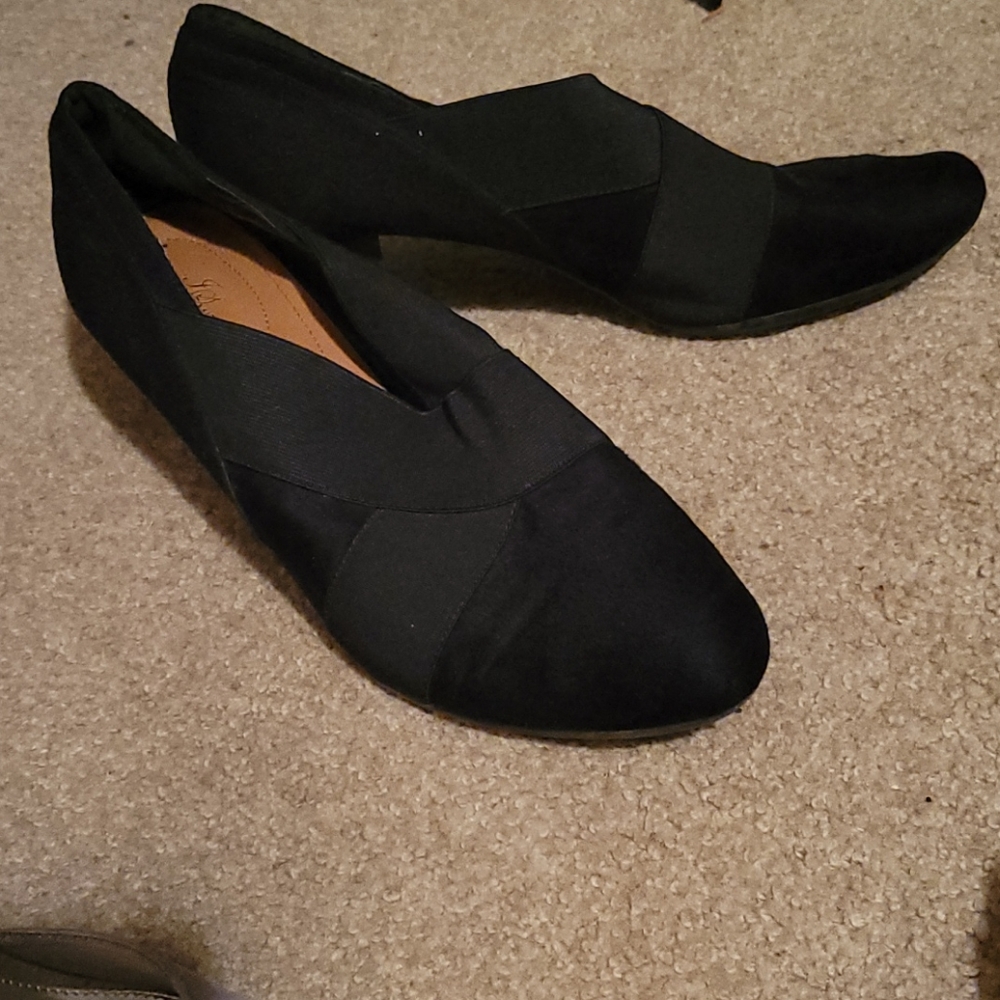 Jacqueline Smith suede black heels